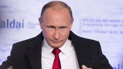 Tổng thống Nga Vladimir Putin tự ví mình là một chú chim bồ câu nhưng có đôi cánh thép - Ảnh: AFP