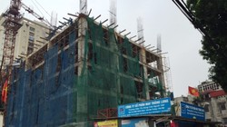 Phần đất của công ty May Thăng Long (250 Minh Khai, Hai Bà Trưng) hiện nay là một công trình chung cư - nhà ở cao tầng, khu vực phía bên trong đã đi vào hoạt động với dân cư đông đúc. Ảnh: Đình Vũ