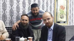 Con trai tổng thống Thổ Nhĩ Kỳ, ngoài cùng bên phải, bị nghi làm ăn với IS. Ảnh: RT