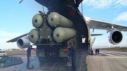 Hệ thống phòng không khét tiếng S-400 được đưa bằng máy bay tới Latakia
