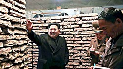 Xuất hiện tin đồn sân bay Triều Tiên bị gài bom để ám sát lãnh đạo Kim Jong-un - Ảnh: Reuters