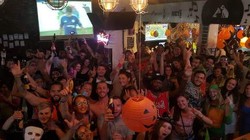 Khách du lịch chỉ mất 5-6 USD mỗi ngày khi ở tại Hanoi Rocks Hostel.