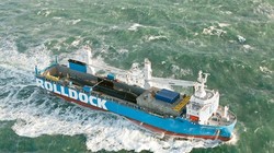 àu ngầm Đà Nẵng sắp về Việt Nam. Trong ảnh là tàu Rolldock Star chở tàu ngầm Hải Phòng về Việt Nam, tháng 1.2015 