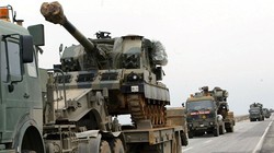 Thổ Nhĩ Kỳ điều binh sĩ cùng xe tăng, pháo hạng nặng vào Iraq. Ảnh: Sputnik