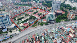 Khách sạn Kim Liên nằm ở khu đất vàng trung tâm thành phố Hà Nội. 