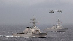 Hai khu trục hạm USS Curtis Wilbur và USS Lassen của hải quân Mỹ đã thách thức tham vọng phi lý của Trung Quốc