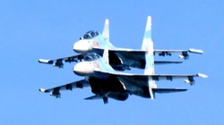Biên đội Su-30MK2 của Việt Nam bay tuần tra tại quần đảo Trường Sa