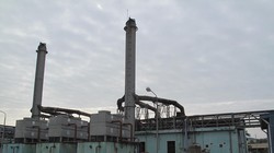 Nhà máy điện Cái Lân hoang tàn - Ảnh: Ngân Hiếu