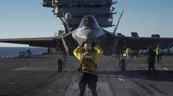 Chiến đấu cơ trên tàu sân bay Mỹ