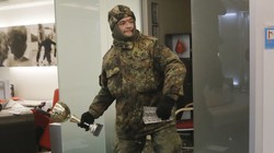 Người Ukraine đập phá ngân hàng Nga