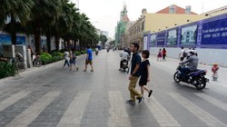 Đường Lê Thánh Tôn, Q.1, TP.HCM sau khi được lát đá. 134 tuyến đường trung tâm TP sẽ được lát bằng đá granit giống đường Lê Thánh Tôn - Ảnh: Quang Định