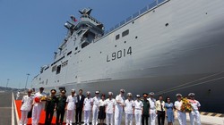 Chiến hạm Tonnerre của Pháp vừa cập cảng Cam Ranh