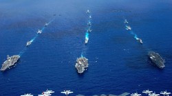 Cụm tác chiến tàu sân bay Mỹ dàn trận trên biển