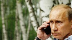 Tổng thống Putin "không dám" dùng điện thoại di động?