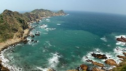 Nằm trọn trong Quần thể sân golf, resort, biệt thự nghỉ dưỡng và giải trí cao cấp FLC Nhơn Lý, địa danh Eo Gió được coi là nơi có cảnh hoàng hôn đẹp nhất Việt Nam