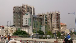 Các doanh nghiệp địa ốc bị cho là đã bỏ lỡ cơ hội tăng vốn trong năm 2014, thời điểm thị trường chứng khoán tăng trưởng mạnh, thanh khoản cao, niềm tin nhà đầu tư tốt. Ảnh: Vũ Lê