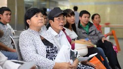 Viện phí sắp tăng, bảo hiểm sụt giảm, lỗi tại ai?