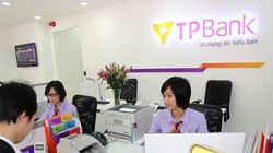 Ngân hàng áp lãi cao cắt cổ với thẻ tín dụng