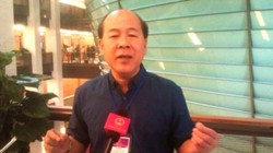 Thứ trưởng Bộ GTVT Nguyễn Văn Công trao đổi với báo chí.