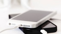 Sắp tới điện thoại di động sẽ không cần phải pin mà nạp năng lượng trực tiếp từ mặt trời