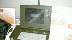 Máy tính quân sự Nga không sợ: nước, lửa, rơi, va chạm