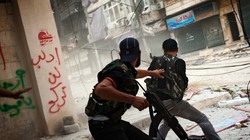 Gặp pháo tăng, chiến binh khủng bố hoảng sợ quăng súng bỏ chạy