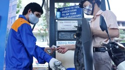 Doanh nghiệp được hưởng lợi lớn từ cách tính giáxăng dầu hiện nay.