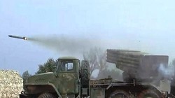 Pháo phản lực BM-21 của quân đội Syria khai hỏa ở Aleppo