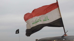 Quân đội Iraq nhổ cờ của IS khi tấn công về hướng Mosul