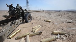 Pháo binh quân đội Syria trên chiến trường miền Bắc Hama