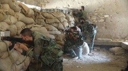 Binh sĩ quân đội Syria trên chiến trường Deir ez Zor