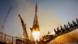 Tên lửa đẩy "Soyuz-FG" mang theo tàu vũ trụ vận tải có người lái TPK " Soyuz MS-02" cất cánh