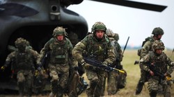 Binh sĩ quân đội Anh diễn tập đổ bộ (ảnh minh họa)