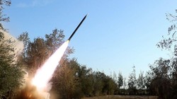 Tên lửa Grad được phóng lên từ phía dải Gaza - ảnh minh họa Masdar News