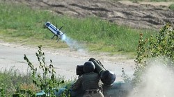 Binh sĩ Ukraina thử nghiệm tên lửa Javelin của Mỹ. Ảnh minh họa South Front