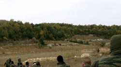 Lực lượng quân sự địa phương NDF chuẩn bị cho một cuộc tấn công đóng biên giới với Thổ Nhĩ Kỳ. Ảnh minh họa Masdar News