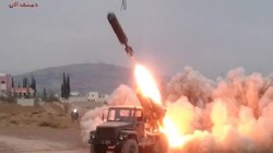 Lực lượng pháo binh - tên lửa quân đội Syria tấn công các nhóm Hồi giáo cực đoan ở Daraa. Anh minh họa Masdar News