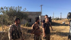 Các đơn vị quân đội Syria chờ đợi cuộc tấn công. Ảnh miinh họa Masdar News