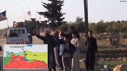 Quân đội Mỹ tuần tra trên ranh giới thị trấn Manbij. anh minh họa video South Front