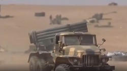 Quân đội Syria tấn công lực lượng IS ở Abukamal. Ảnh video South Front