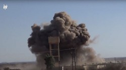 Không quân Nga dội bom tấn công lực lượng Hồi giáo cực đoan. Ảnh minh họa video