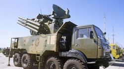 Tổ hợp tên lửa phòng không Pantsir - S1, vũ khí chủ lực bảo vệ căn cứ sân bay Khmeimim. Ảnh minh họa South Front