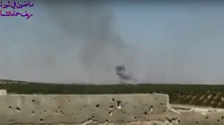 Không quân Syria không kích trên miền bắc Hama. Ảnh minh họa video truyền thông đối lập Syria