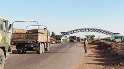 Quân đội Syria trên Nga tư biên giới Nassib với Jordan. Ảnh SANA