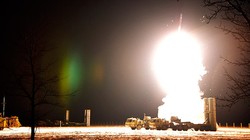  Phóng tên lủa phòng không hệ thống S-400. Ảnh TVZvezda