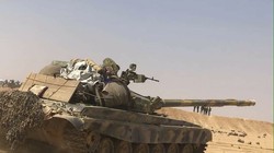 Xe tăng quân đội Syria tiến công trên chiến trường Đông Ghouta