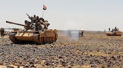 Các đơn vị quân đội Syria tiến công trên chiến trường hoang mạc Sweida. Ảnh minh họa SANA