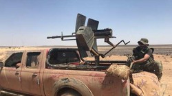 Quân đội Syria, tấn công trên chiến trường hoang mạc Sweida, bao vây hẻm núi Safa. Ảnh Rusvesna