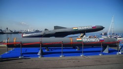 Tên lửa BrahMos của Ấn Độ. Ảnh Bastion-karpenko.narod.ru