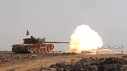 Xe tăng quân đội Syria bắn phá trên chiến trường Al-Safa. Ảnh minh họa Al-Masdar News